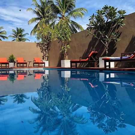 Hotel Waves by Tranquil à Negombo Extérieur photo