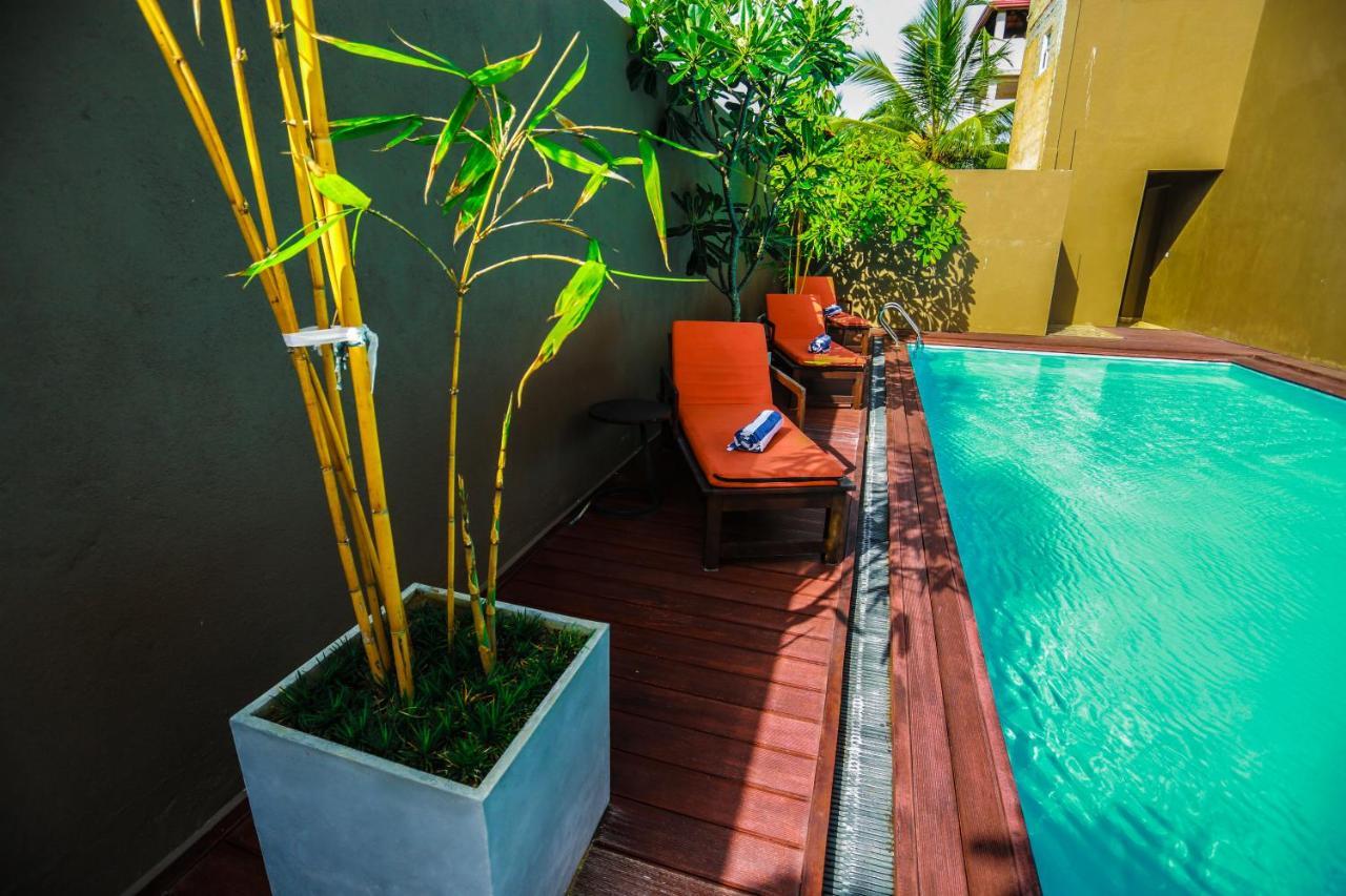 Hotel Waves by Tranquil à Negombo Extérieur photo