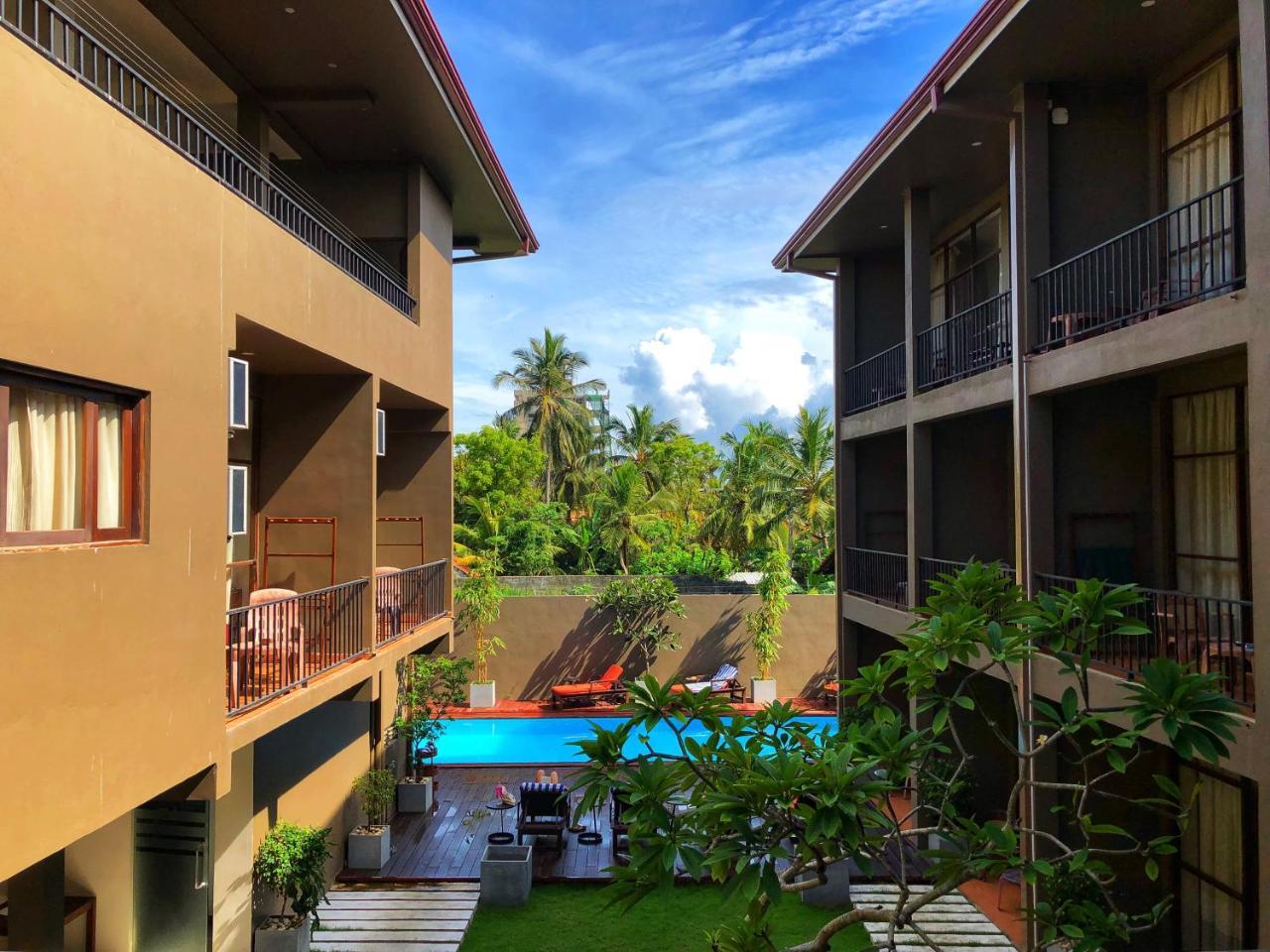 Hotel Waves by Tranquil à Negombo Extérieur photo