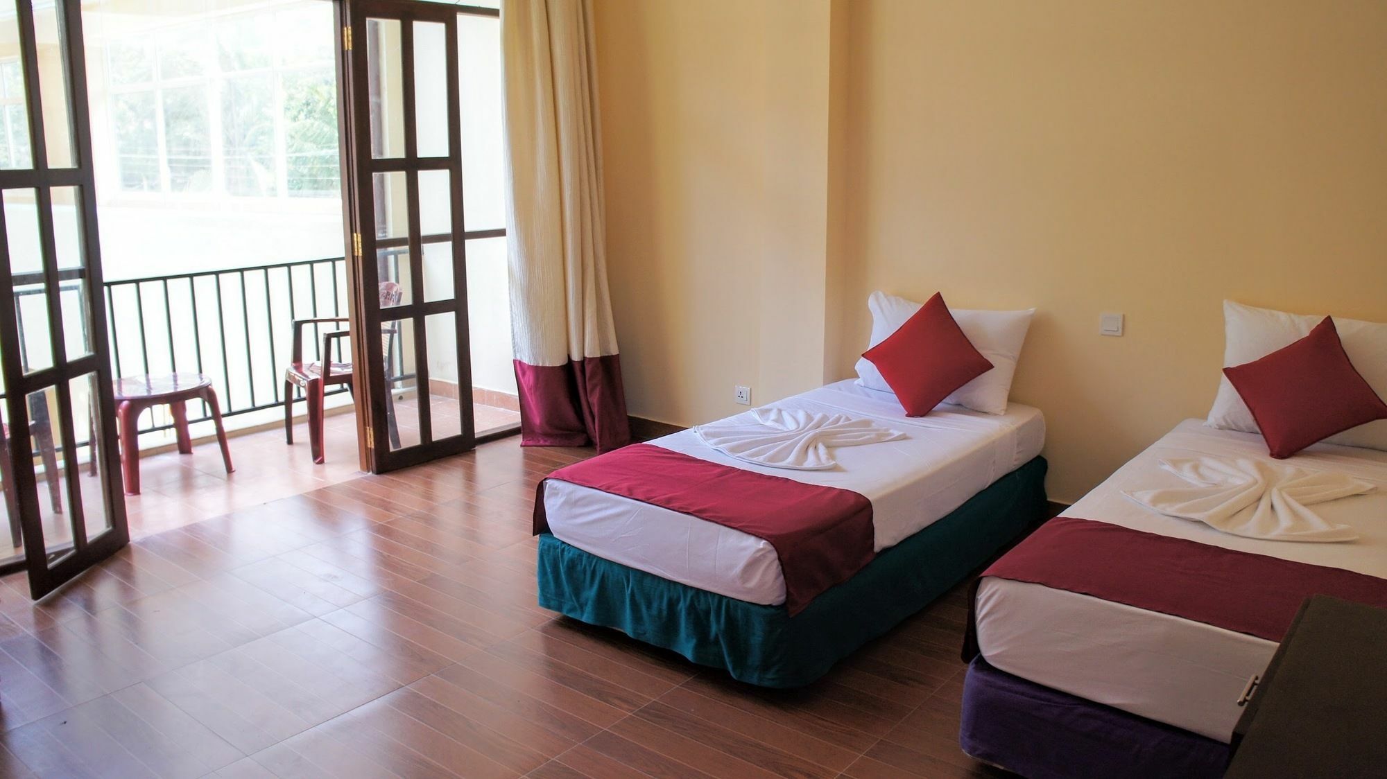 Hotel Waves by Tranquil à Negombo Extérieur photo