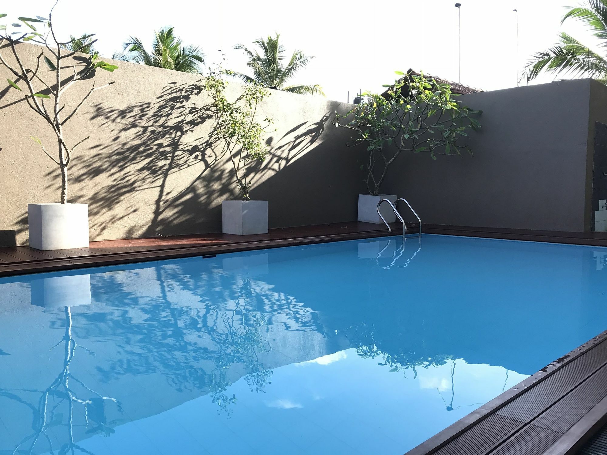 Hotel Waves by Tranquil à Negombo Extérieur photo